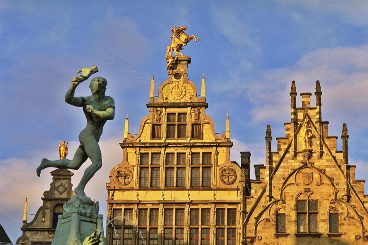 Sleep Inn - Black And Gold Loft Antwerp Cityview Antuérpia Exterior foto